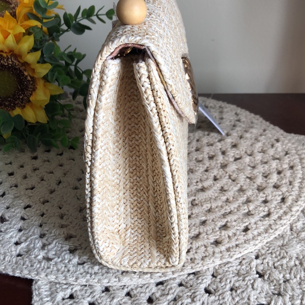 Haute Hippie Cream Woven Straw Top-Handle Bag with Shell Clasp - Picture 3 of 10